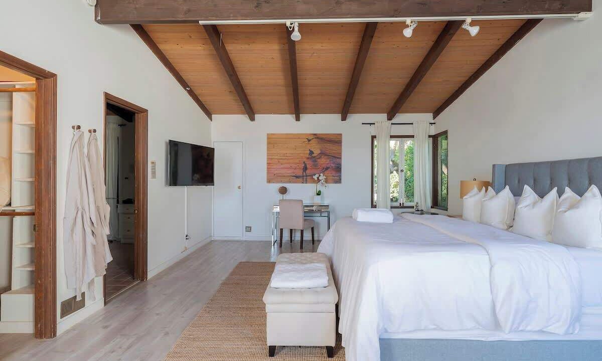 Photo of Others in Western Malibu