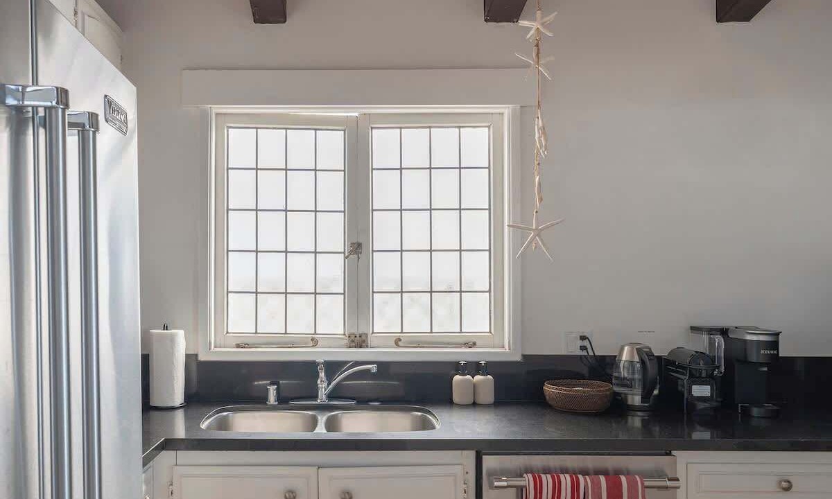 Photo of Kitchen in Western Malibu