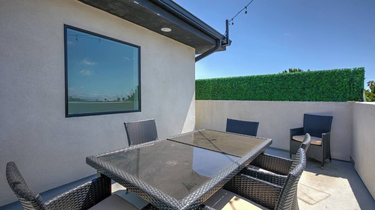 Photo of Outdoor in Pico-Union