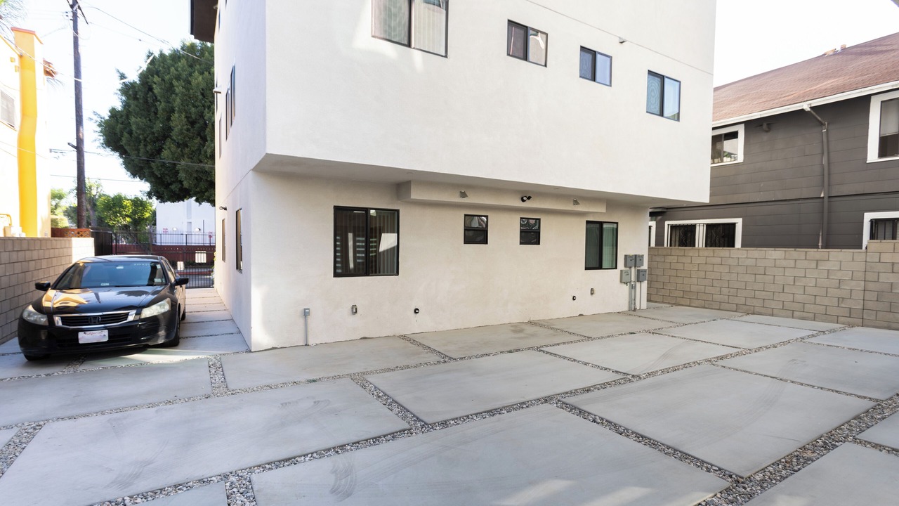 Photo of Outdoor in Pico-Union