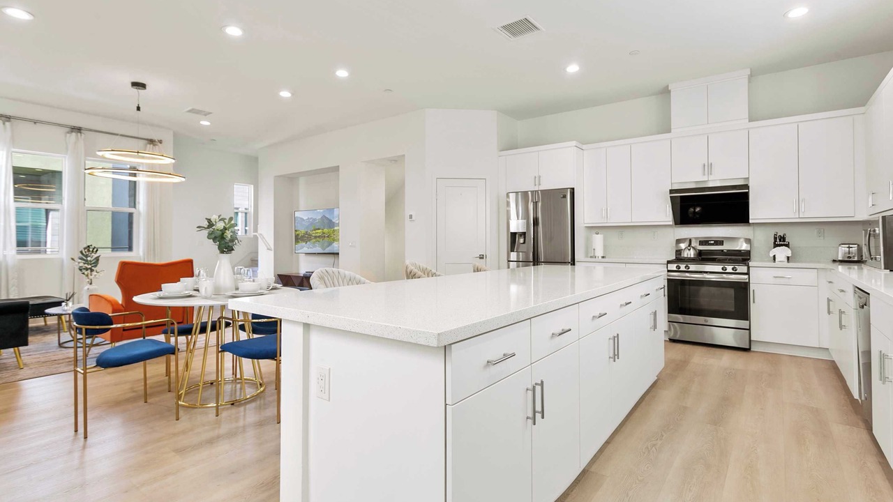 Photo of Kitchen in Platinum Triangle