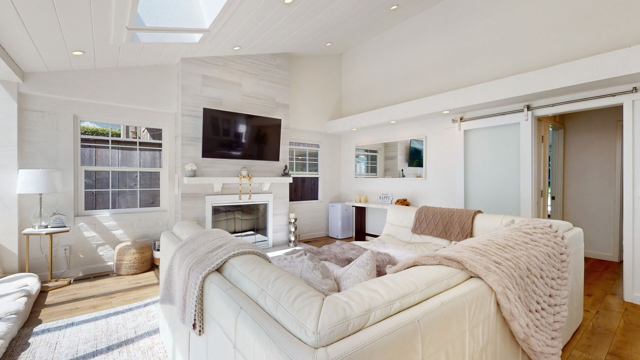 Photo of Livingroom in Northeast Carmel