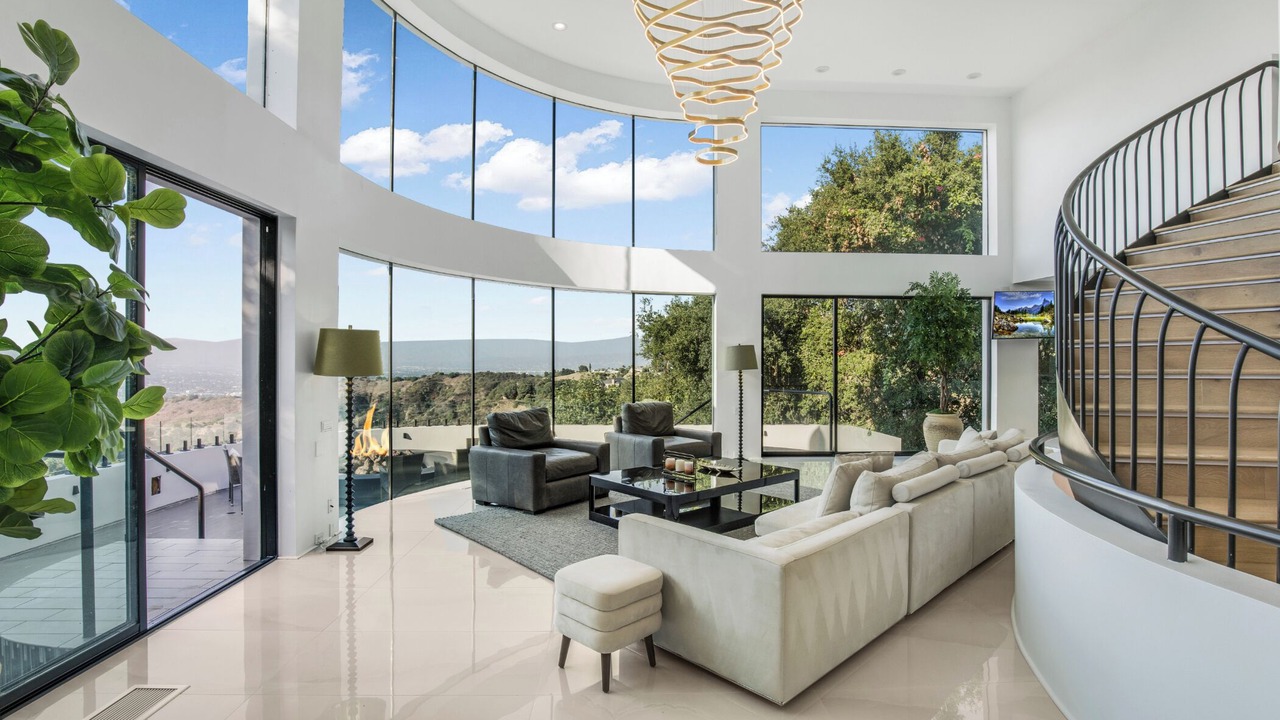 Photo of Others in Bel Air