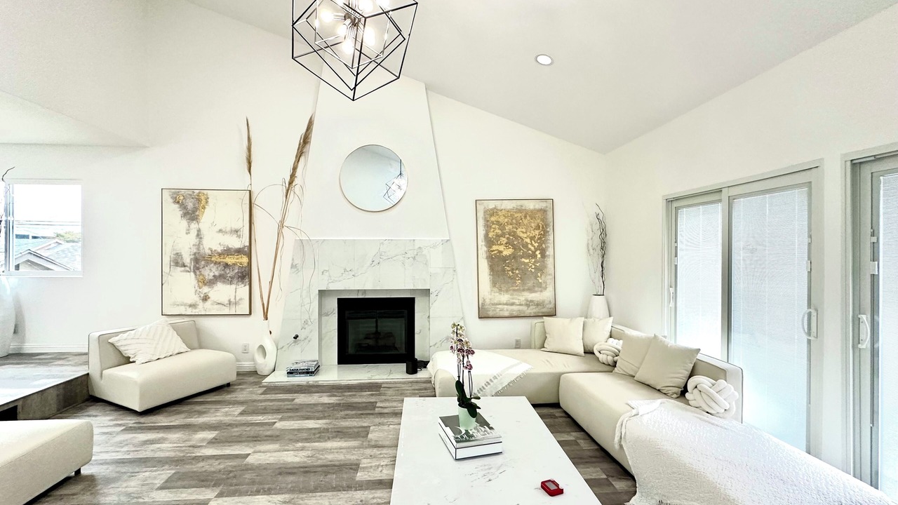 Photo of Livingroom in Lawndale
