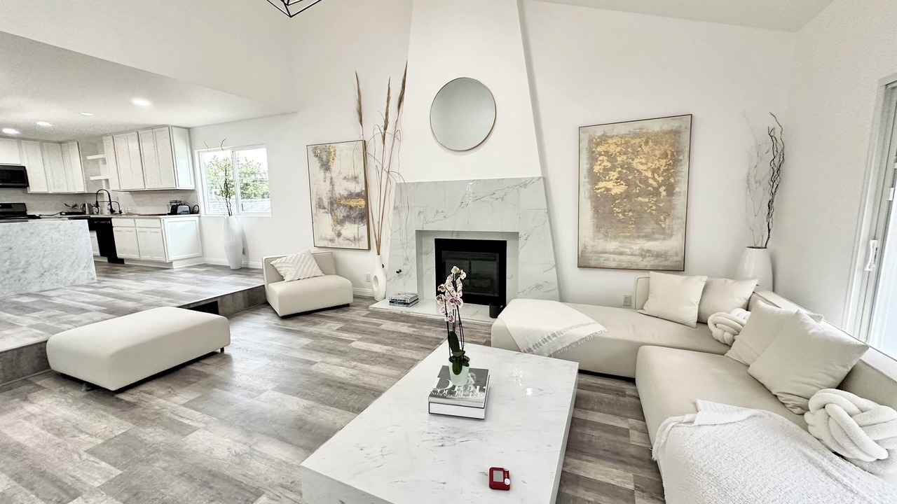 Photo of Livingroom in Lawndale
