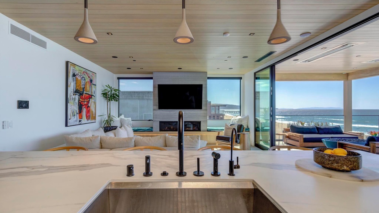 Photo of Livingroom in Gas Lamp Section