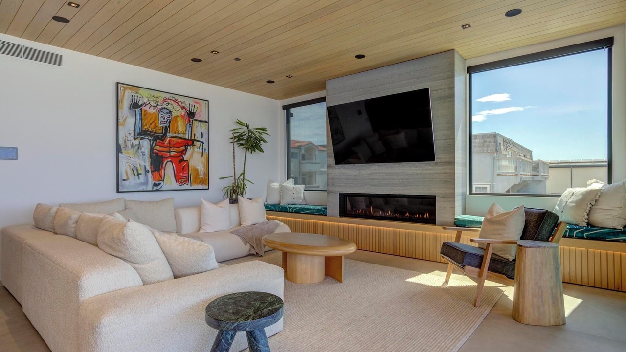 Photo of Livingroom in Gas Lamp Section