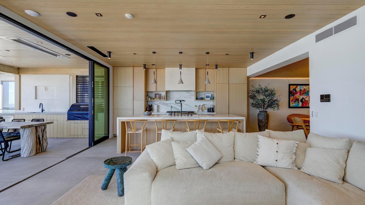 Photo of Livingroom in Gas Lamp Section