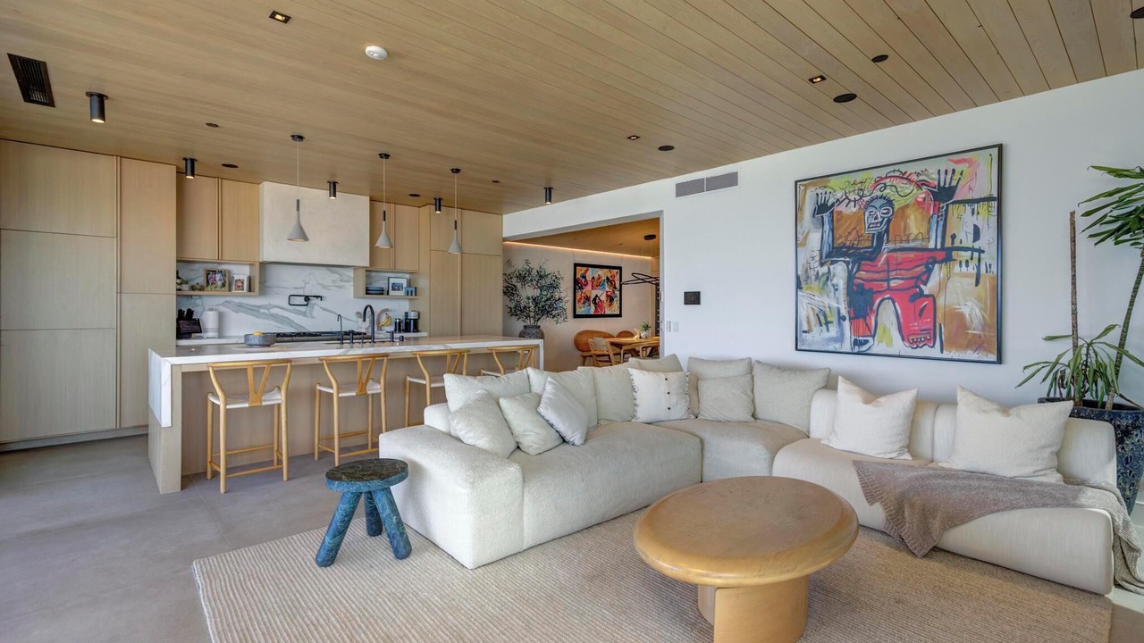 Photo of Livingroom in Gas Lamp Section