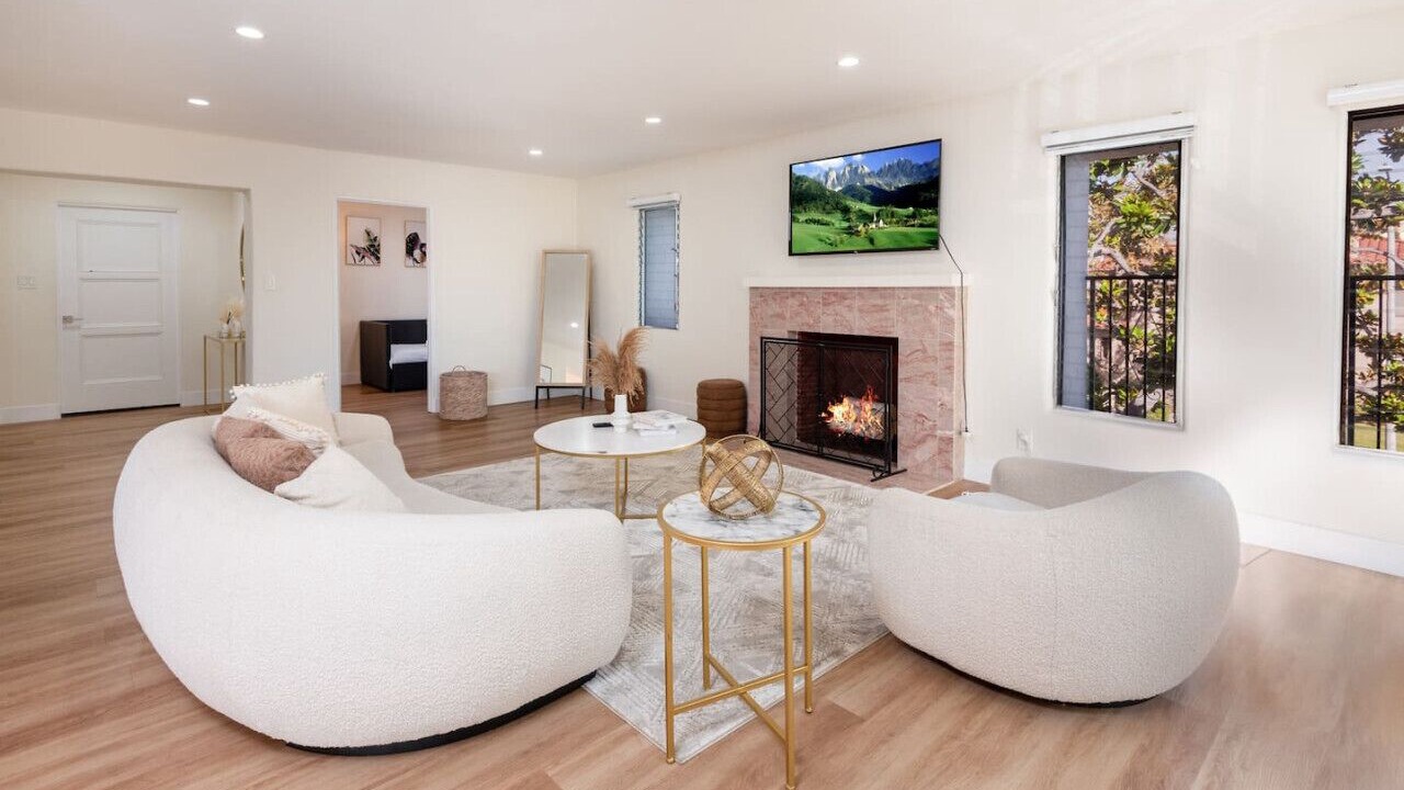 Photo of Livingroom in La Brea