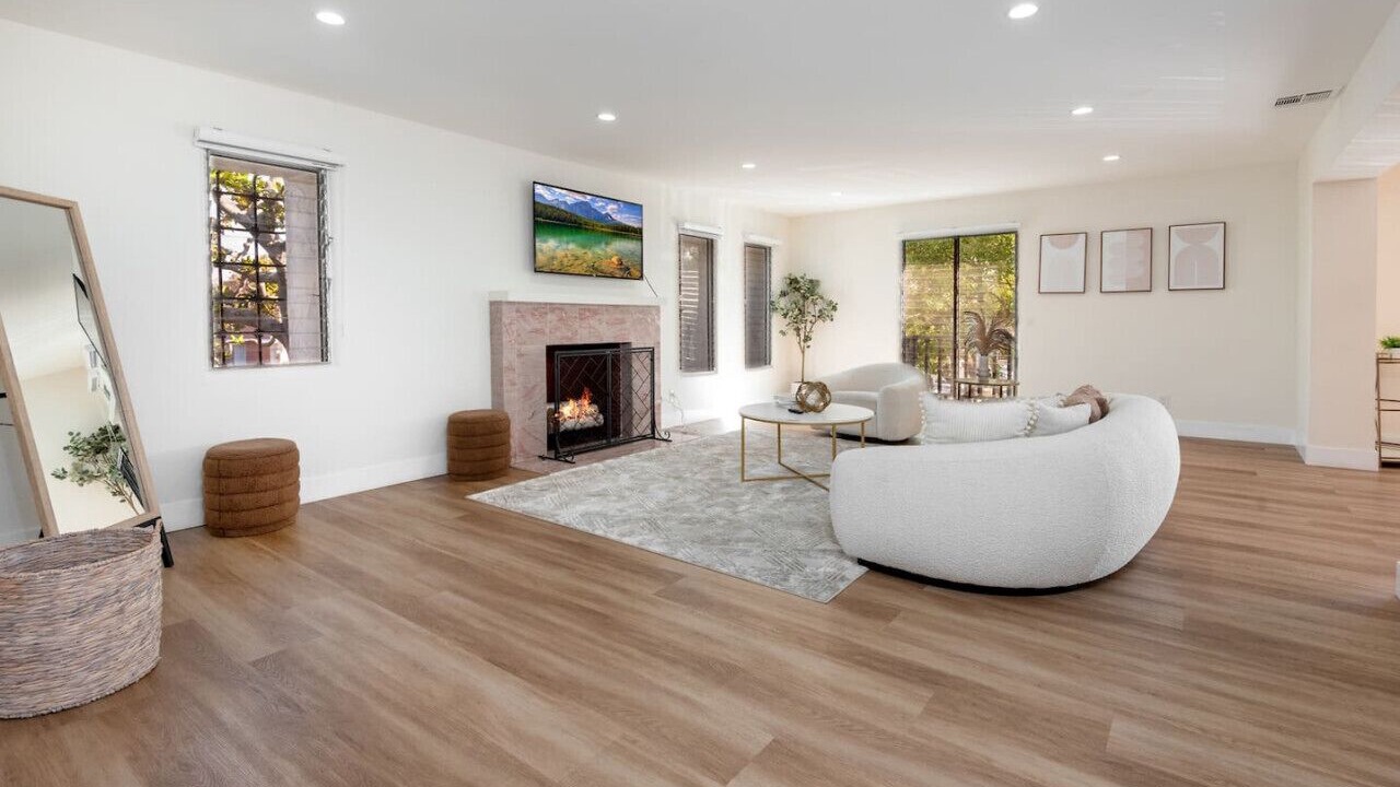Photo of Livingroom in La Brea