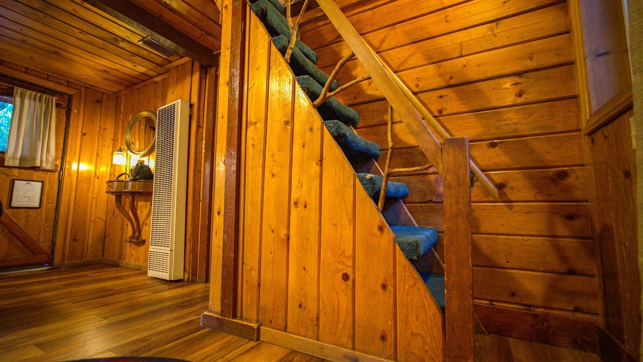 Photo of Bedroom in Twin Peaks