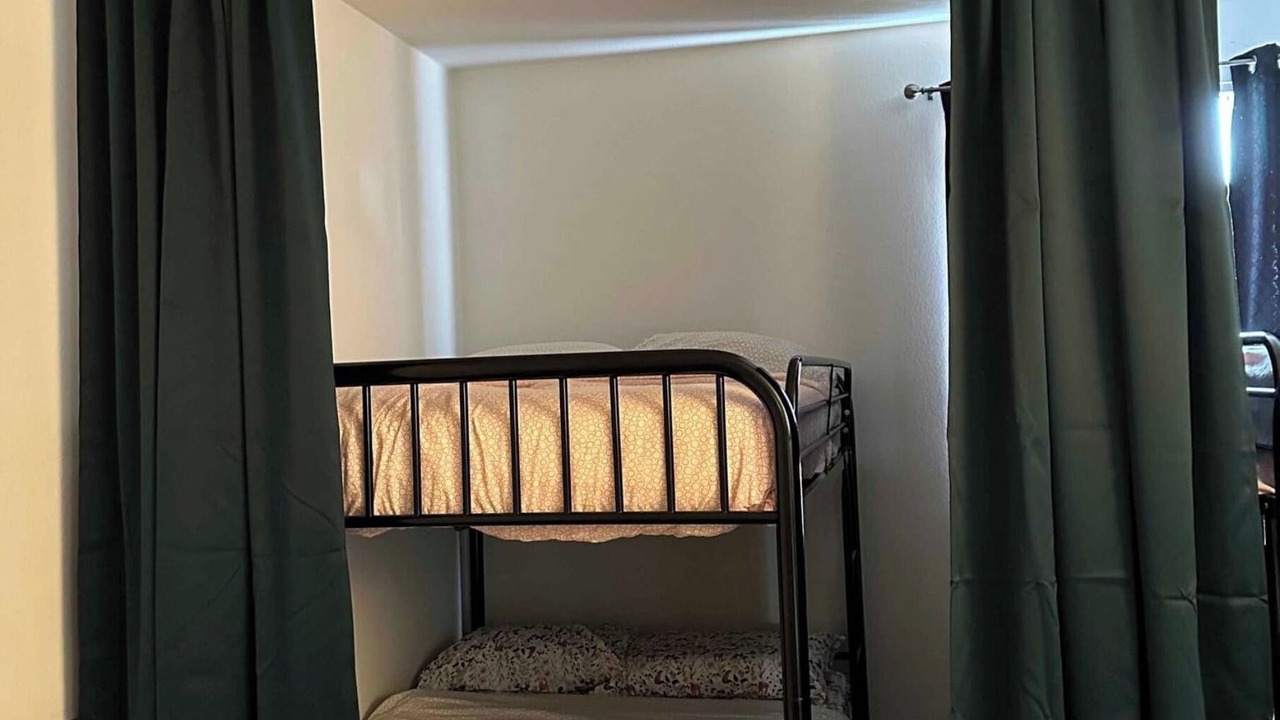 Photo of Bedroom in Wilshire Center