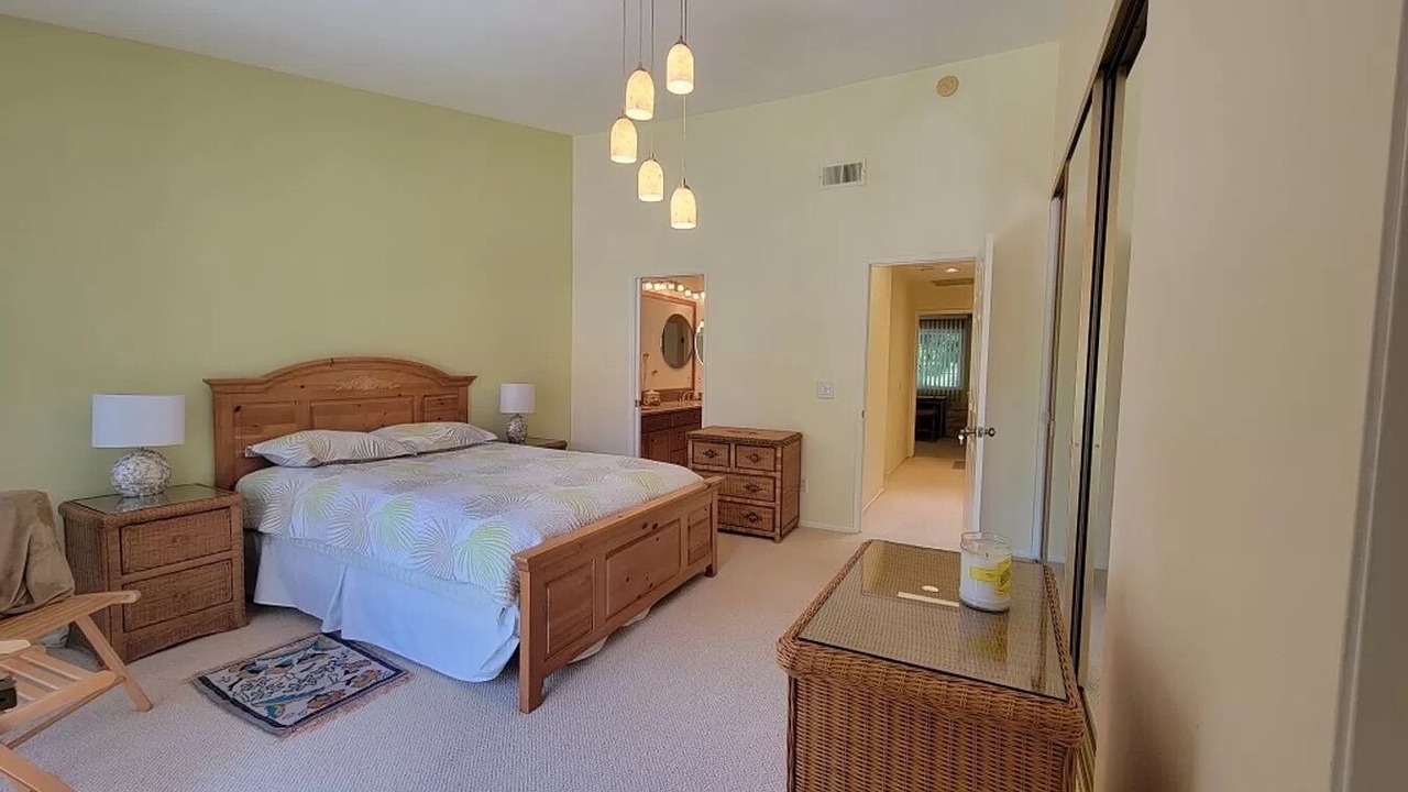Photo of Bedroom in Calabasas