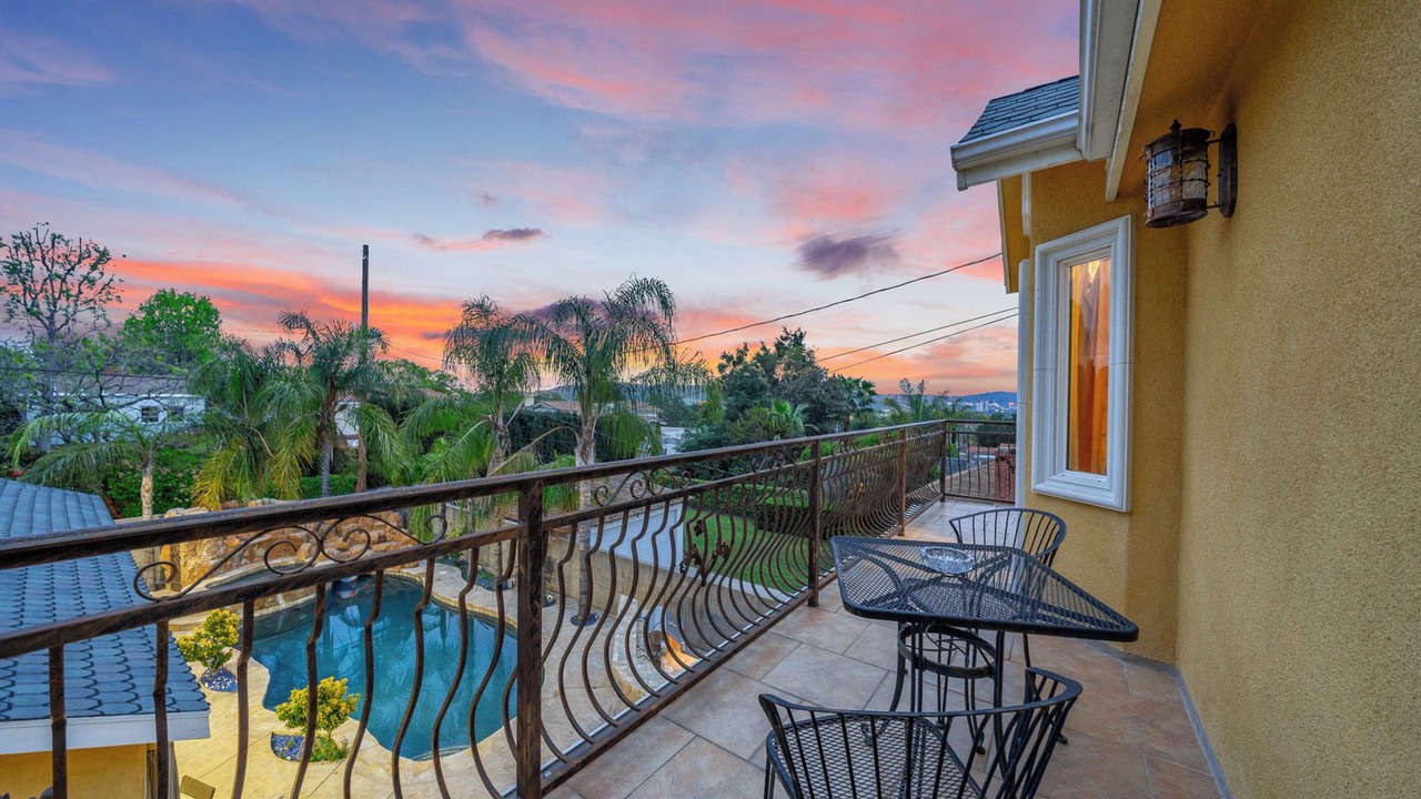 Photo of Outdoor in Burbank