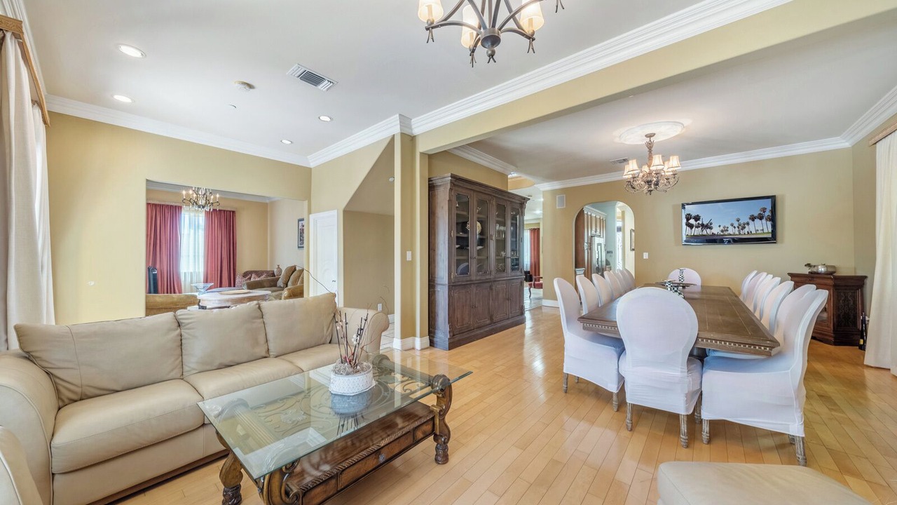 Photo of Livingroom in Burbank