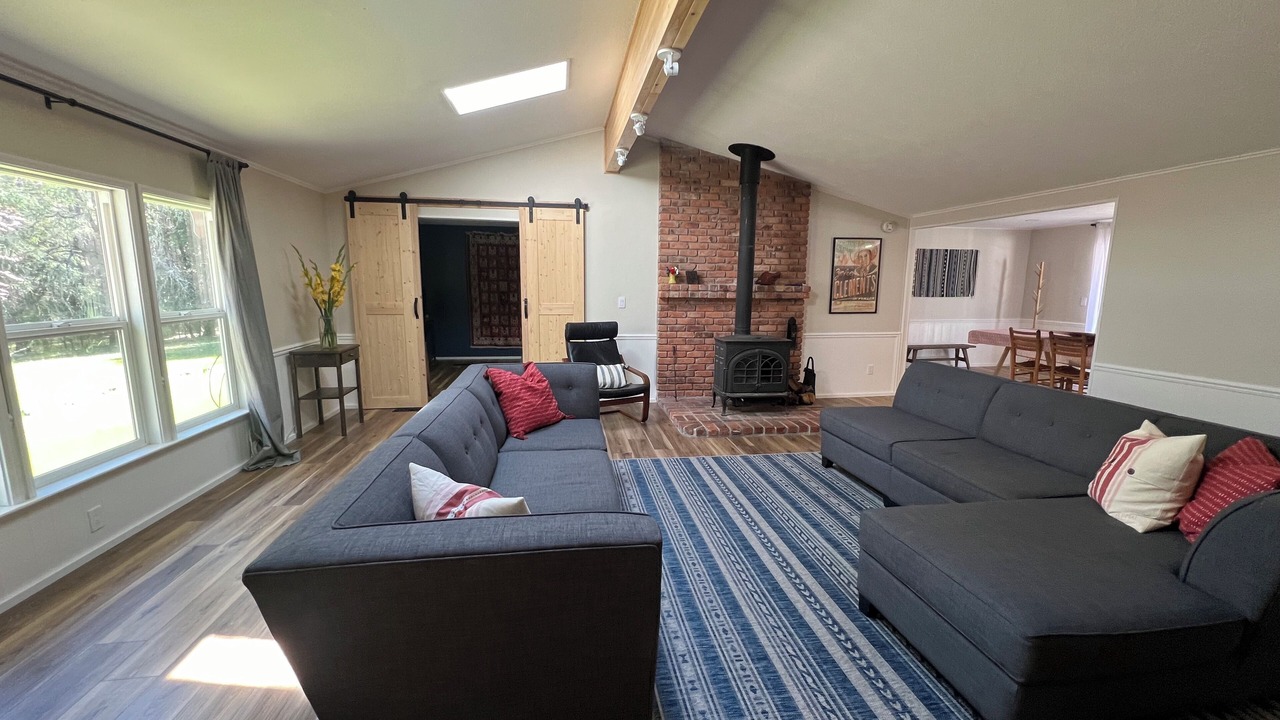 Photo of Livingroom in Mendocino County