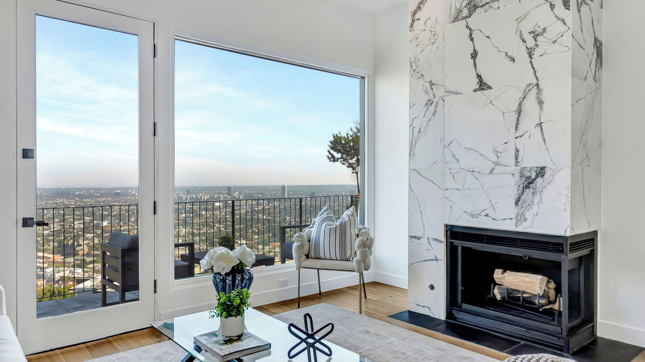 Photo of Livingroom in Hollywood Hills West