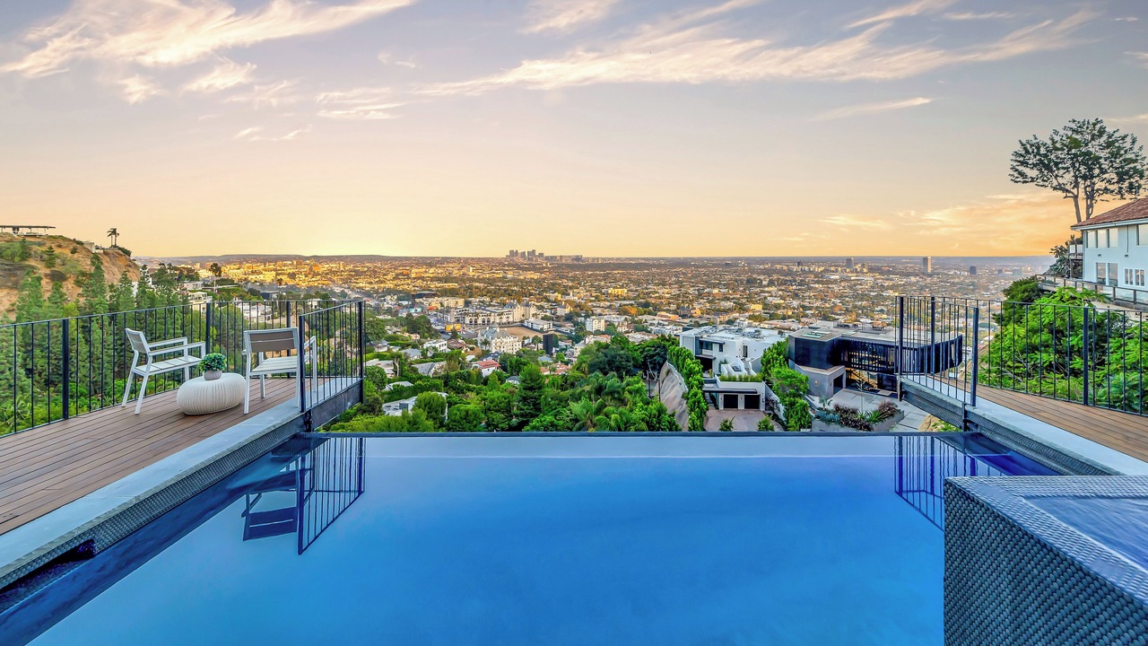 Photo of Outdoor in Hollywood Hills West