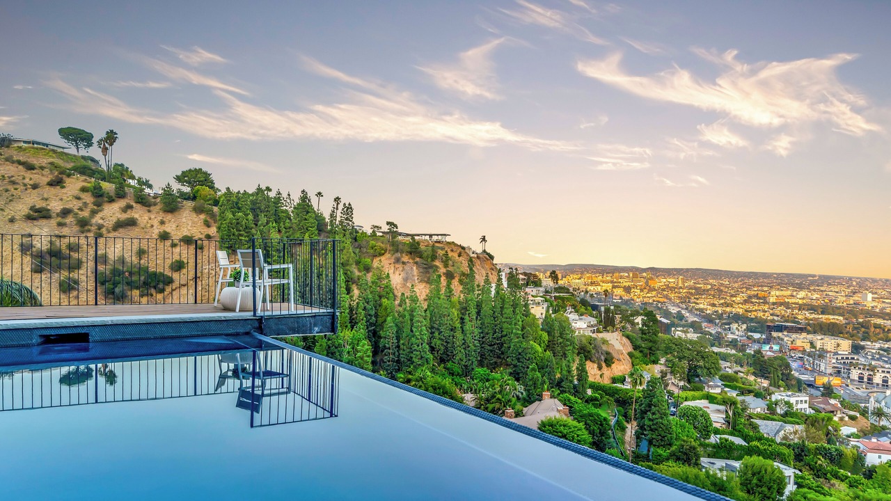 Photo of Outdoor in Hollywood Hills West