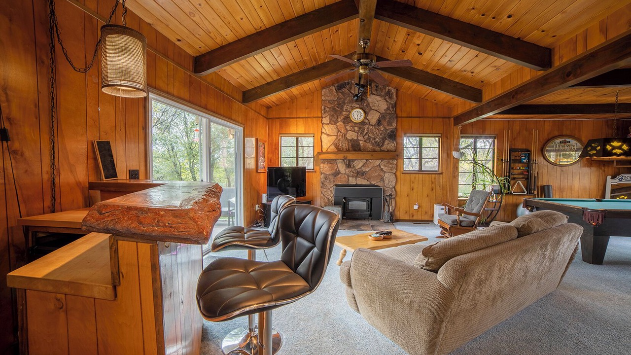 Photo of Livingroom in Phoenix Lake-Cedar Ridge