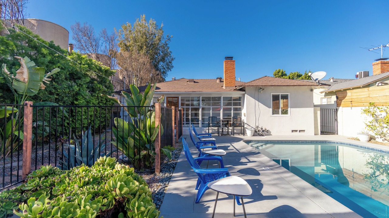 Photo of Outdoor in Valley Village