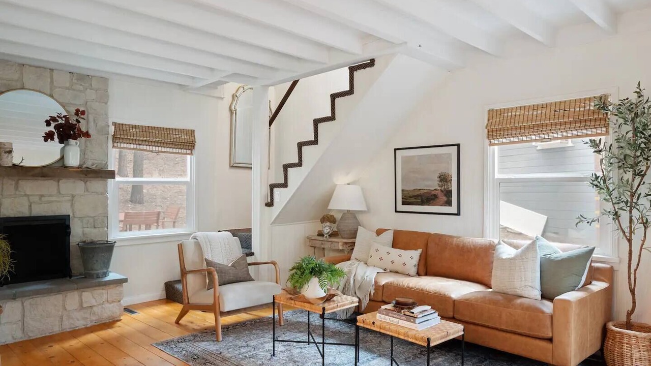 Photo of Livingroom in Lake Arrowhead