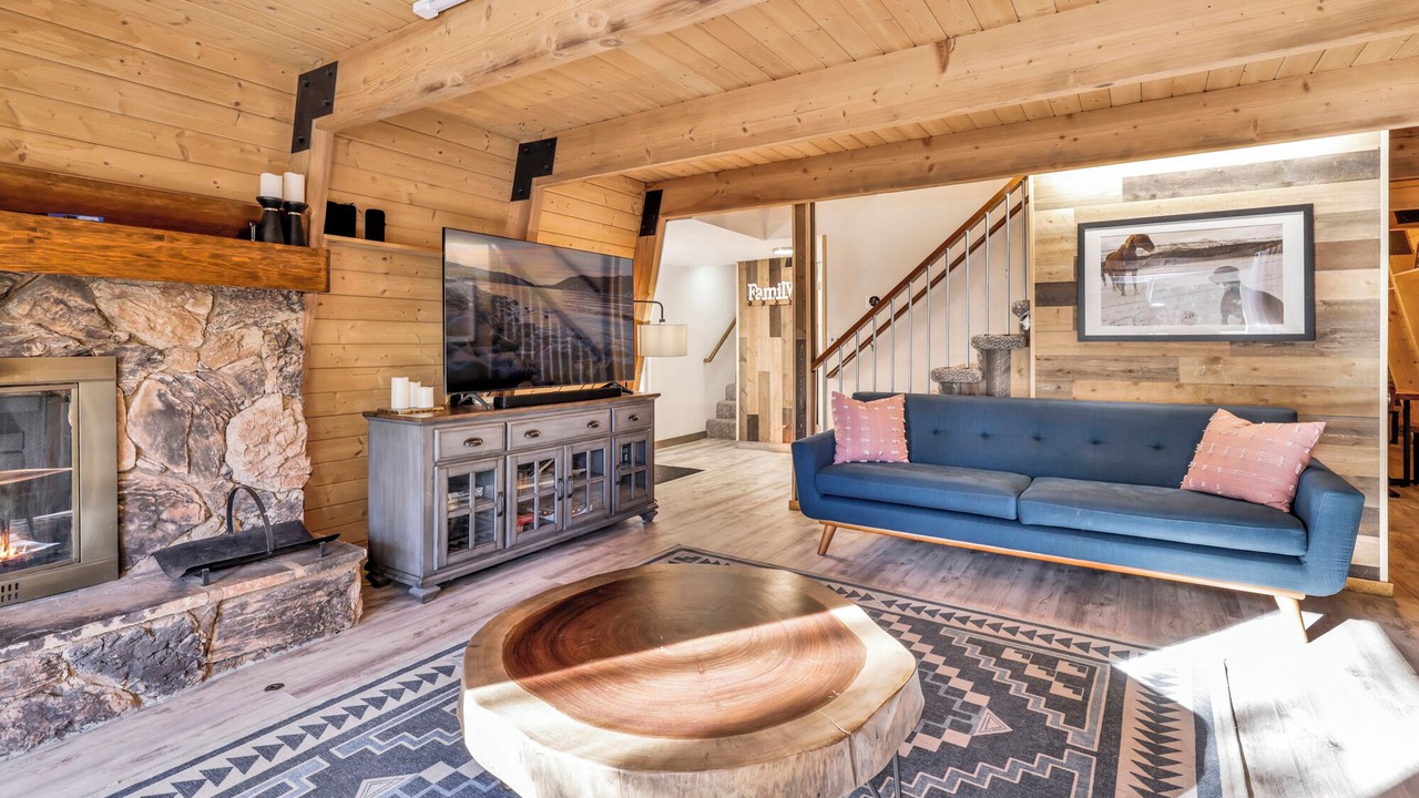 Photo of Livingroom in Fox Farm