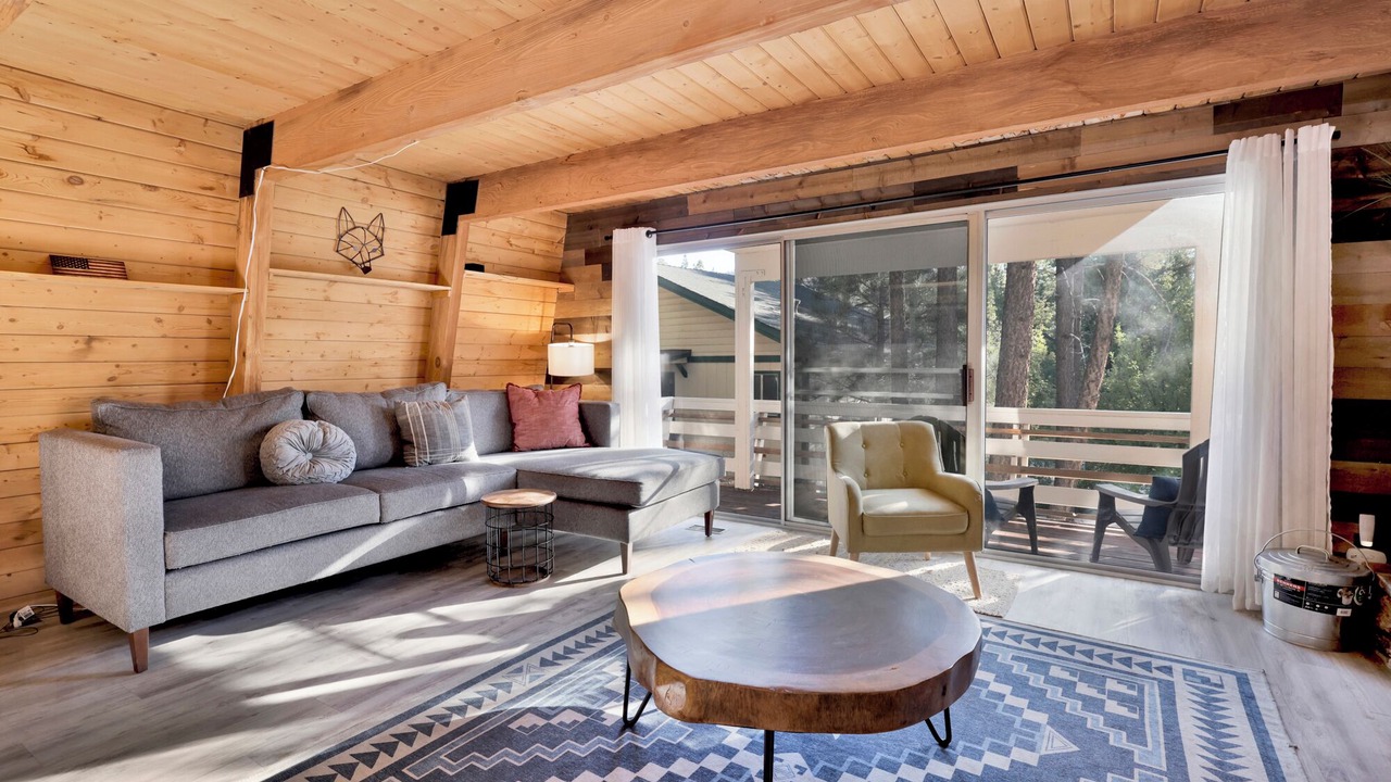 Photo of Livingroom in Fox Farm