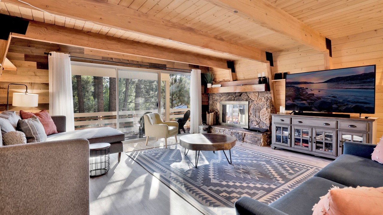 Photo of Livingroom in Fox Farm
