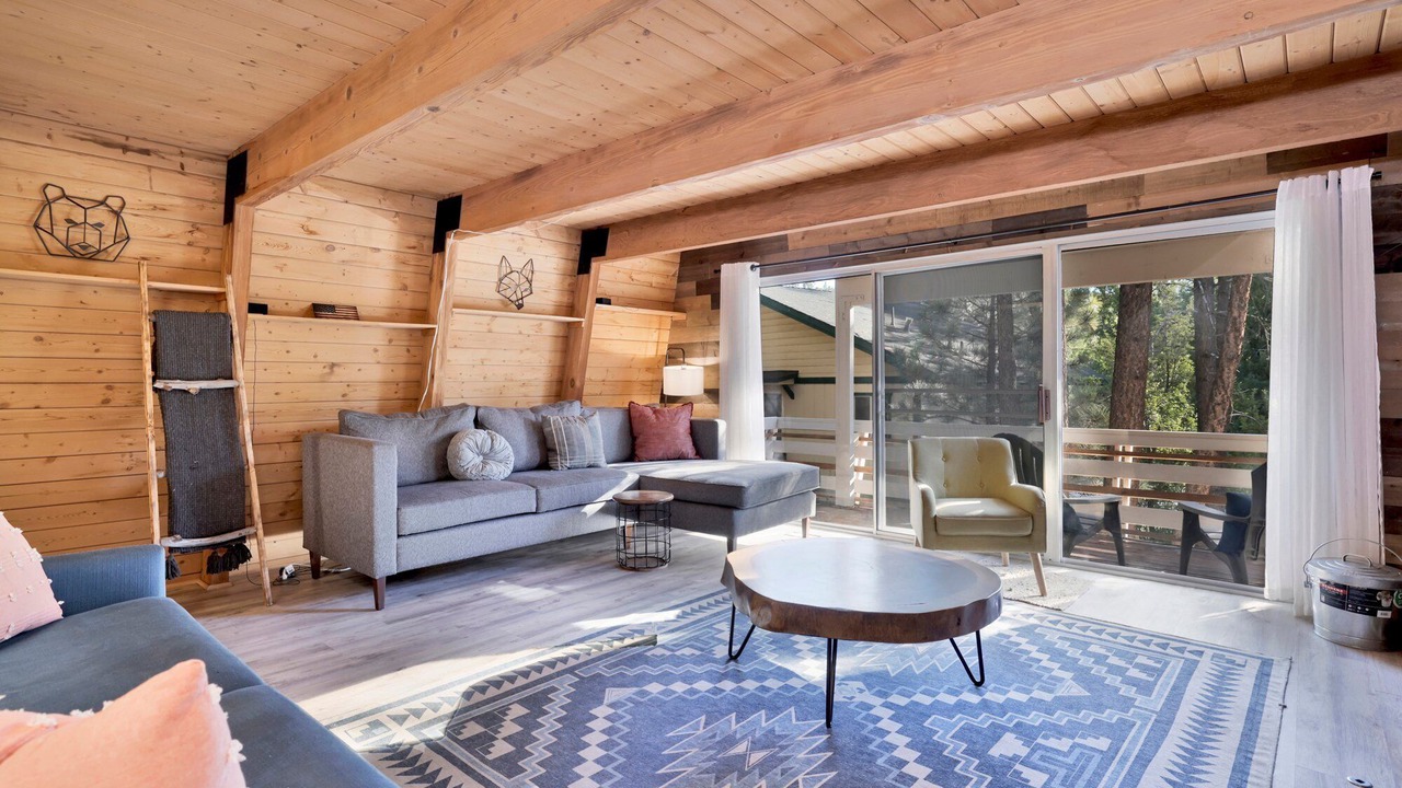 Photo of Livingroom in Fox Farm