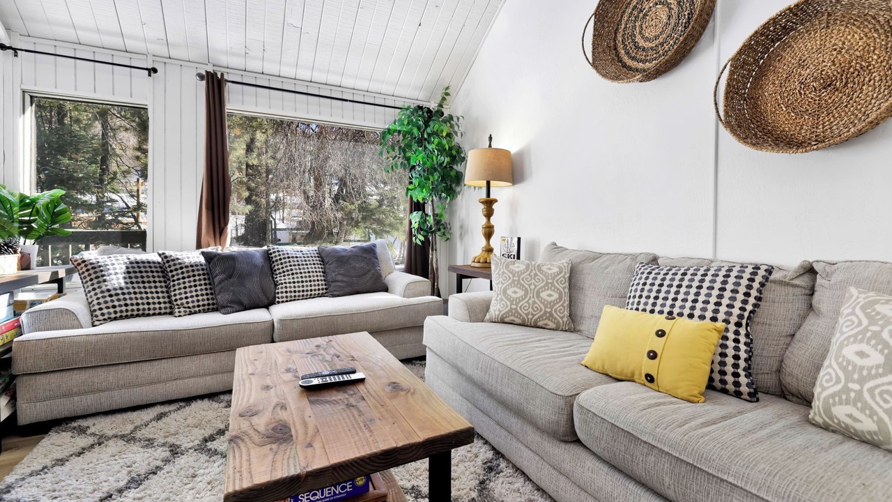 Photo of Livingroom in Big Bear Lake