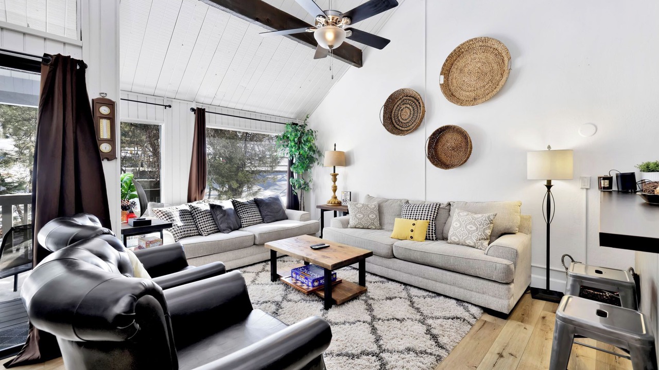 Photo of Livingroom in Big Bear Lake