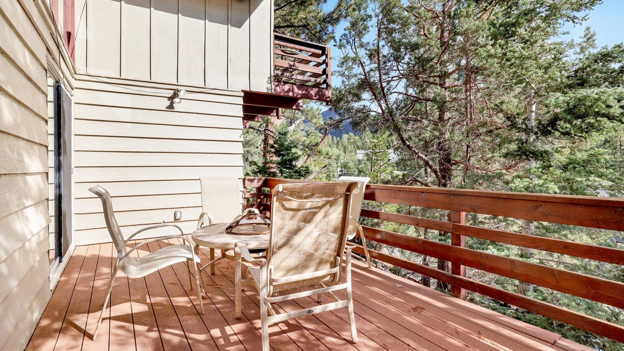 Photo of Patio Balcony in Upper Moonridge