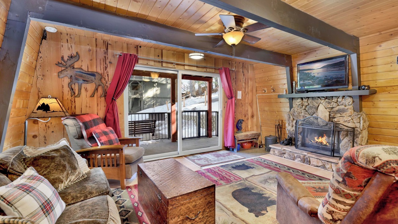 Photo of Livingroom in Big Bear Lake