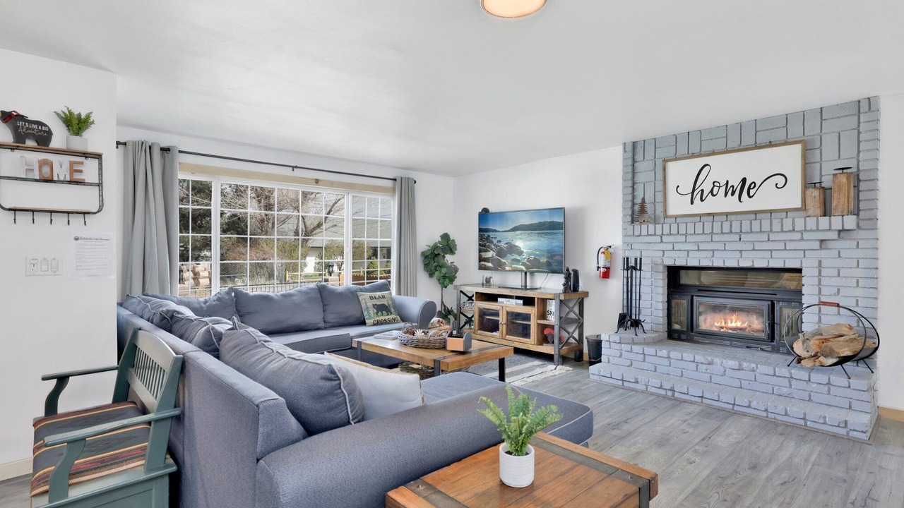 Photo of Livingroom in Big Bear City