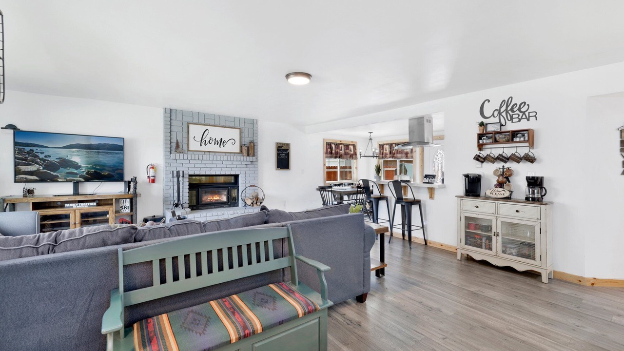 Photo of Livingroom in Big Bear City