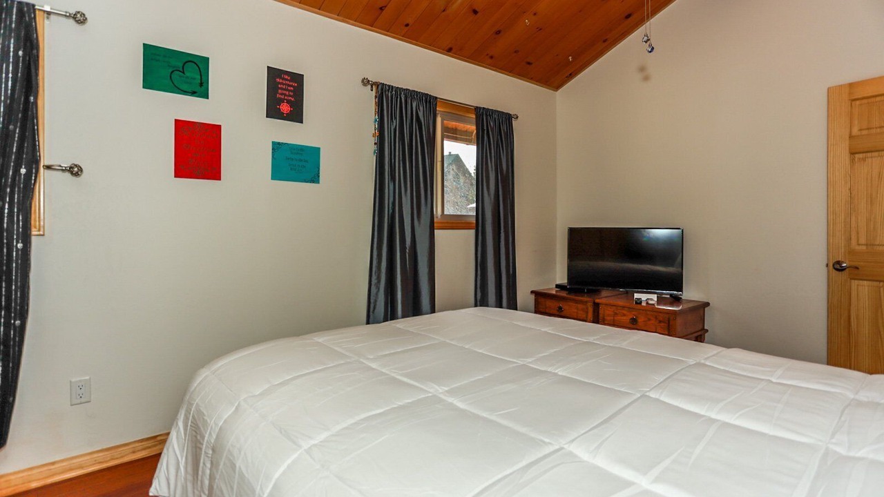 Photo of Bedroom in Whispering Forest