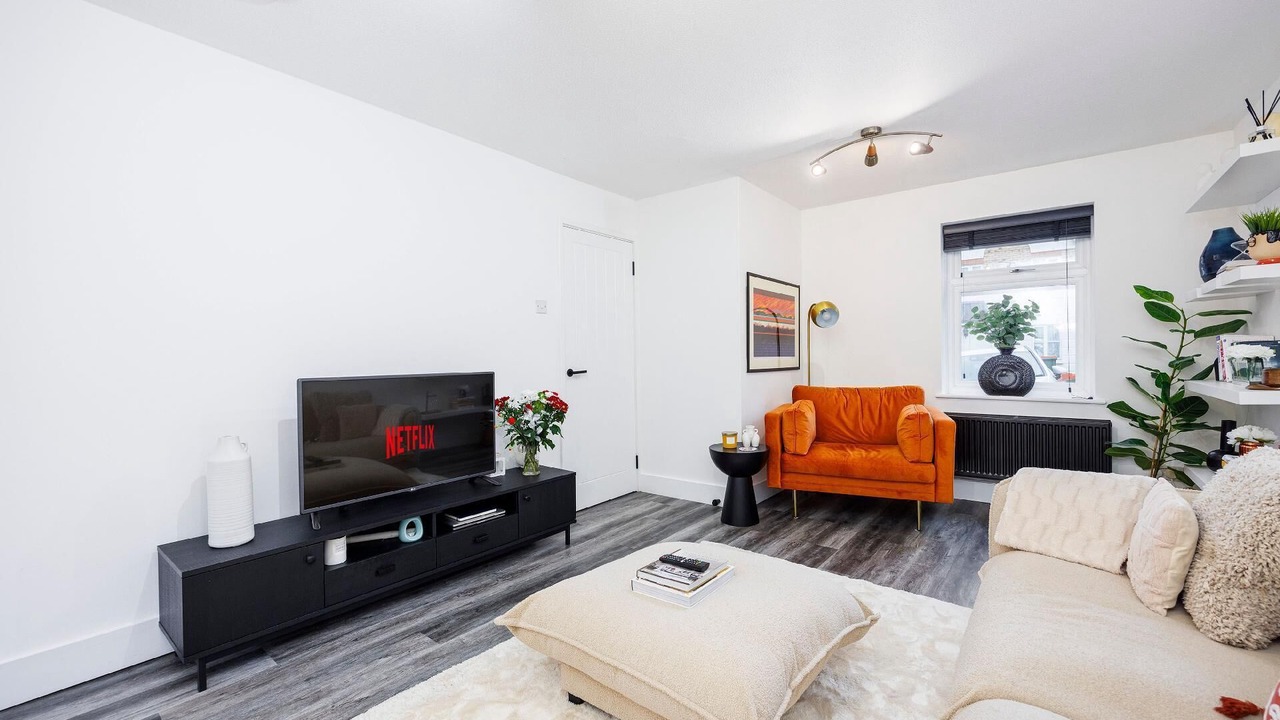Photo of Livingroom in Newham