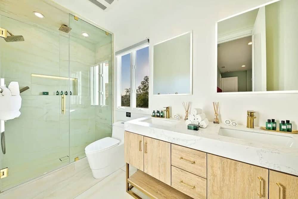Photo of Bathroom in Malibu