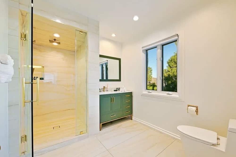 Photo of Bathroom in Malibu