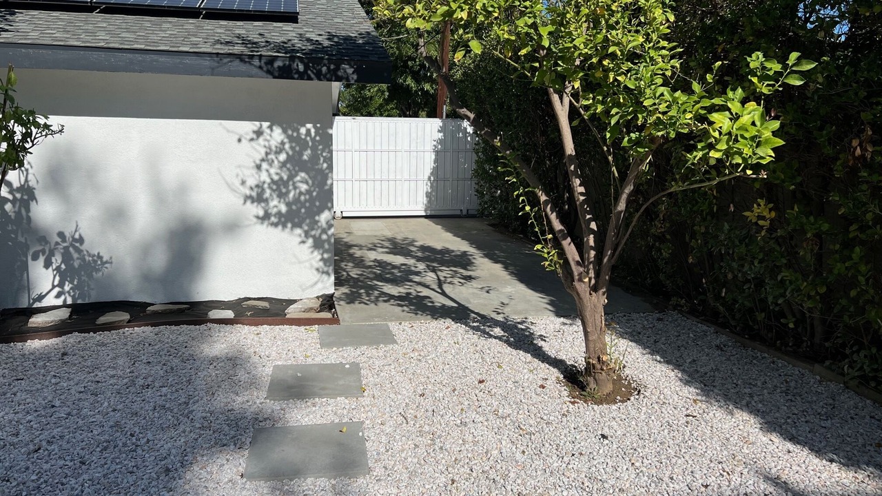 Photo of Patio Balcony in Lake Balboa