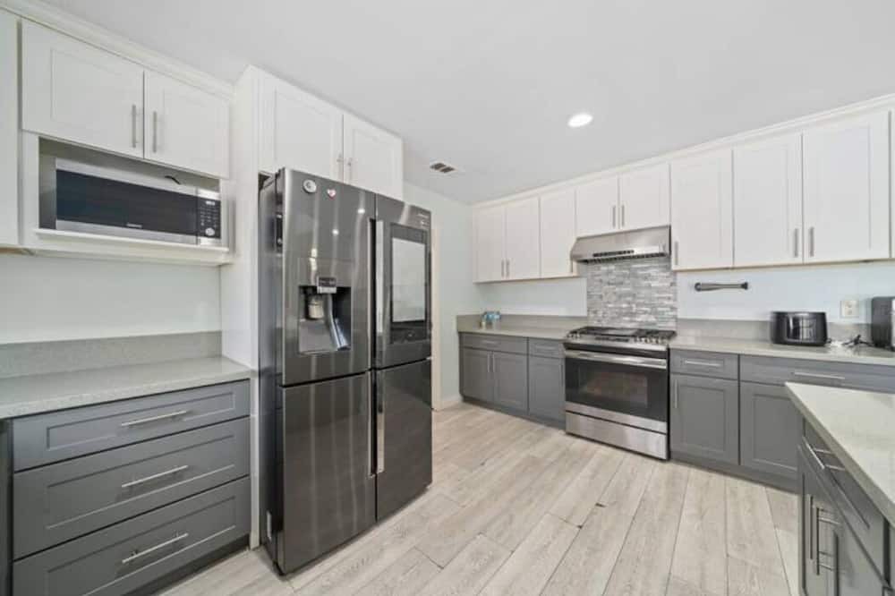 Photo of Kitchen in Monterey Park