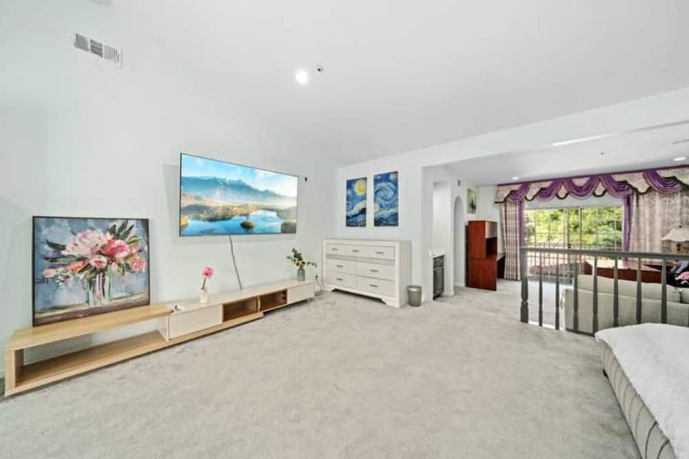 Photo of Bedroom in Monterey Park