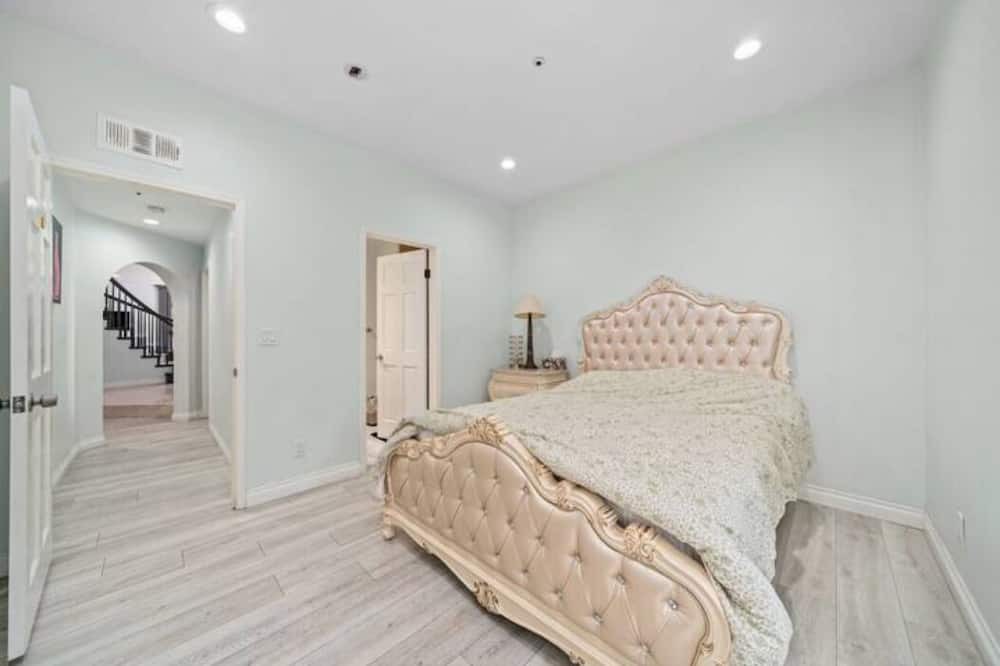 Photo of Bedroom in Monterey Park