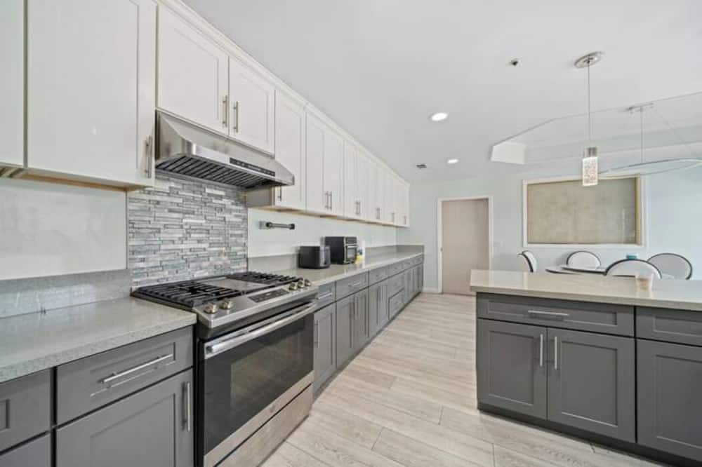 Photo of Kitchen in Monterey Park