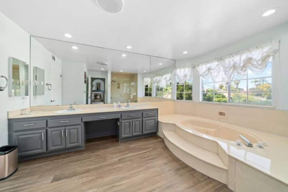 Photo of Bathroom in Monterey Park