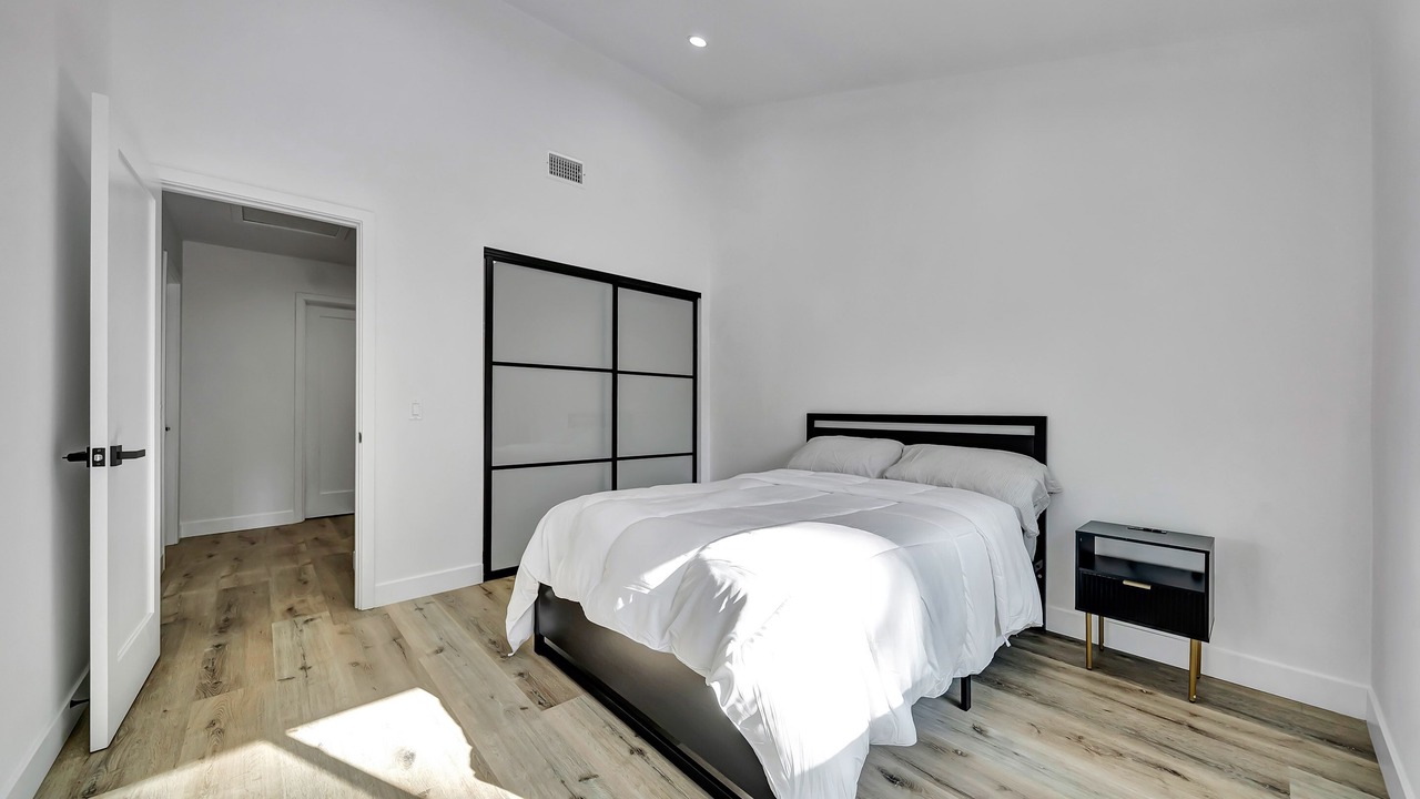 Photo of Bedroom in Woodland Hills