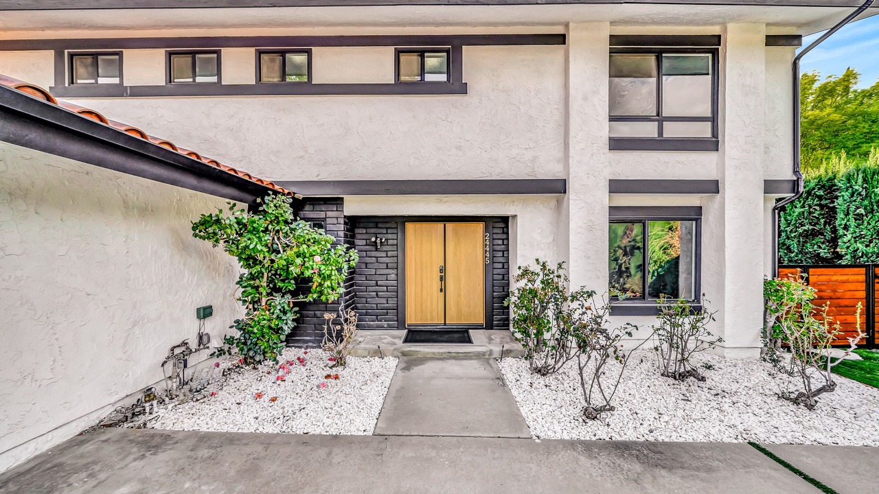 Photo of Outdoor in Woodland Hills