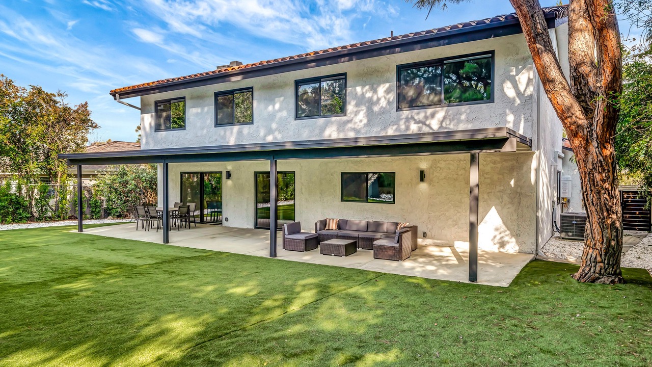Photo of Outdoor in Woodland Hills